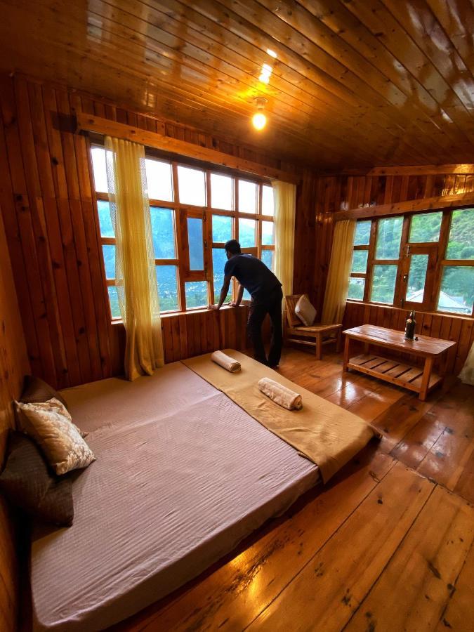 Pine Tower Inn Manāli Exterior foto
